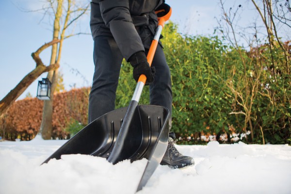 Lopata pentru zapada Fiskars SnowXpert